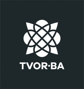 TVOR•BA logo vertikálne čiernobiele inverzné